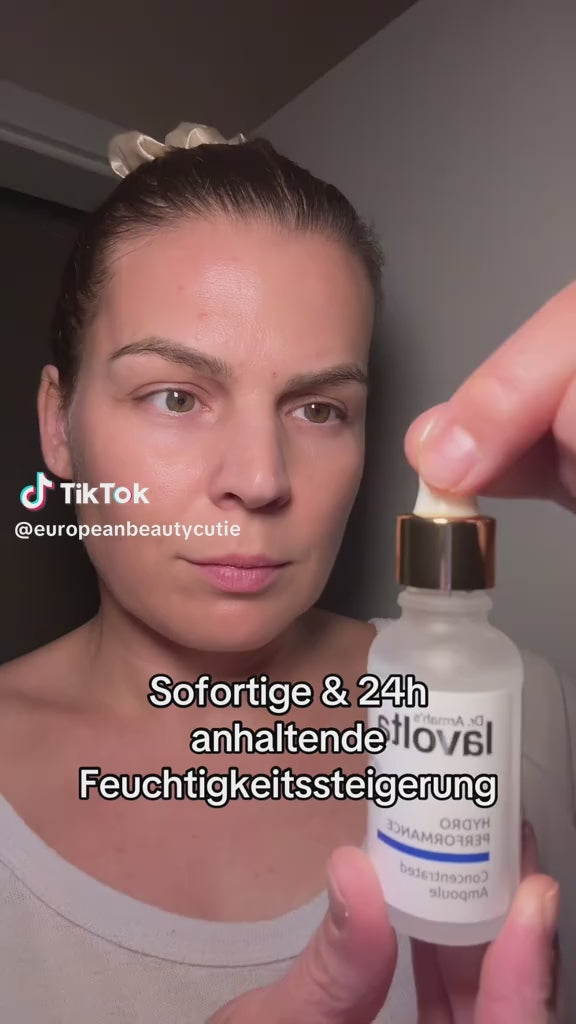 Eine authentische TikTok-Creatorin aus unserem Agentur-Netzwerk präsentiert und bewirbt ein Markenprodukt für den TikTok Shop.